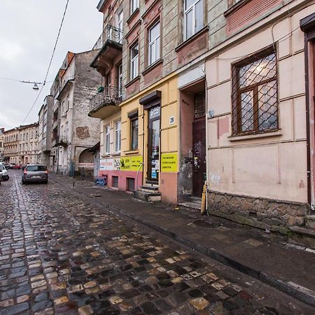 Квартира Подобово В Центрі На Вулиця Скорика 25 Колишня Чайковського Біля Філармонії Lviv Dış mekan fotoğraf